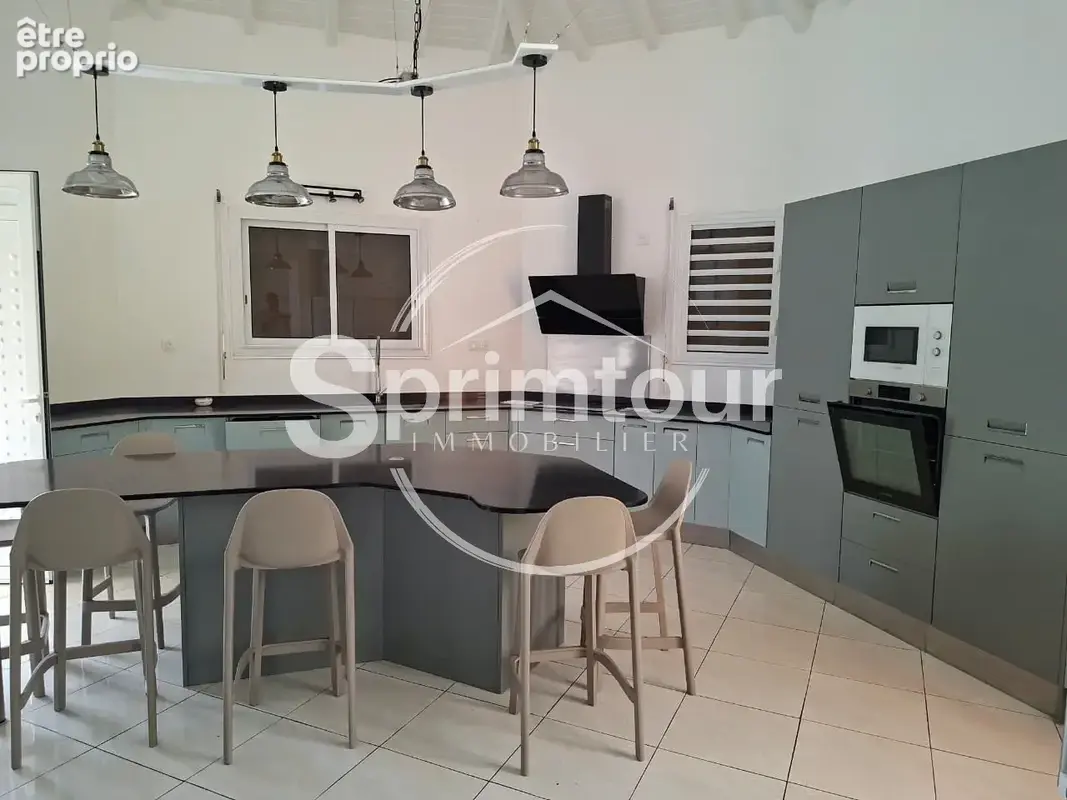 Pointe-noire   villa de 150 m2 avec piscine au sel & jacuzzi - photo 7