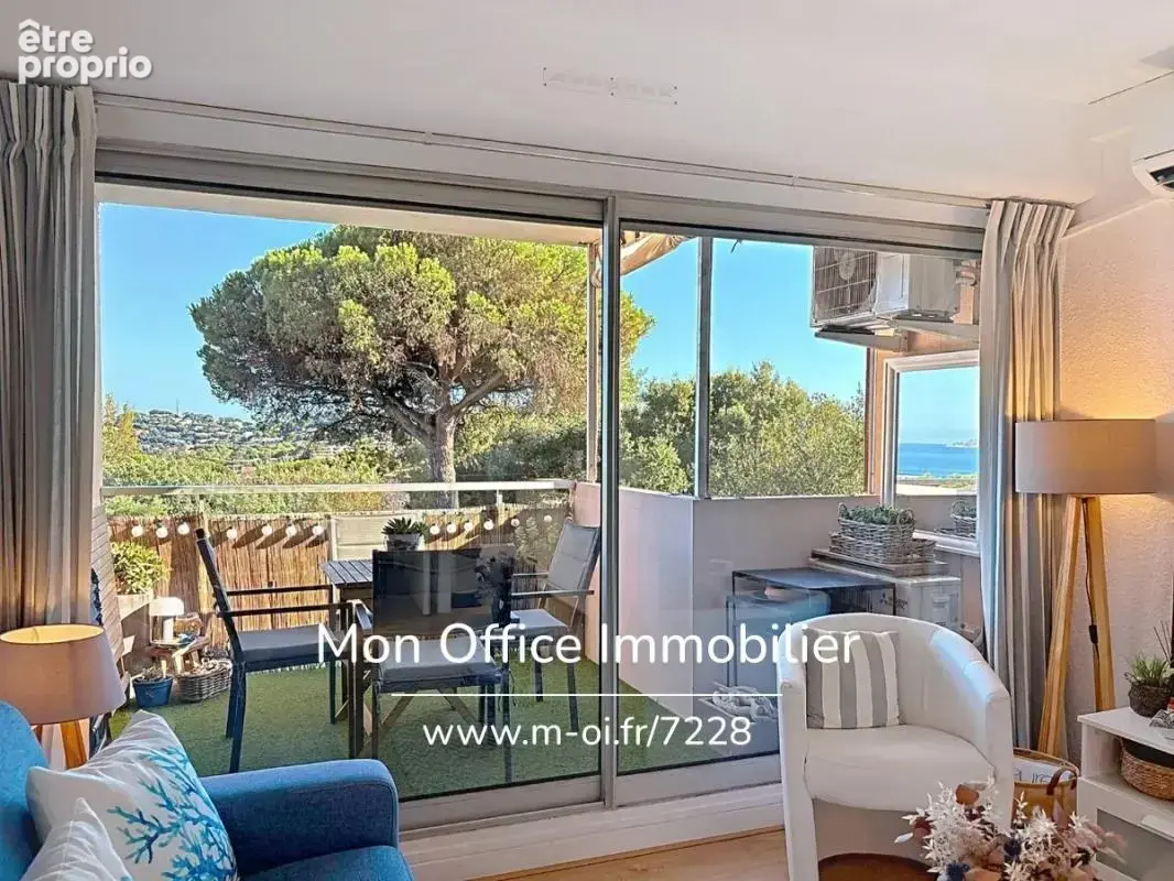 Référence : 7228-les - t2 cabine vue mer proche plages dans residence calme avec piscine à cavalaire sur mer - photo 8
