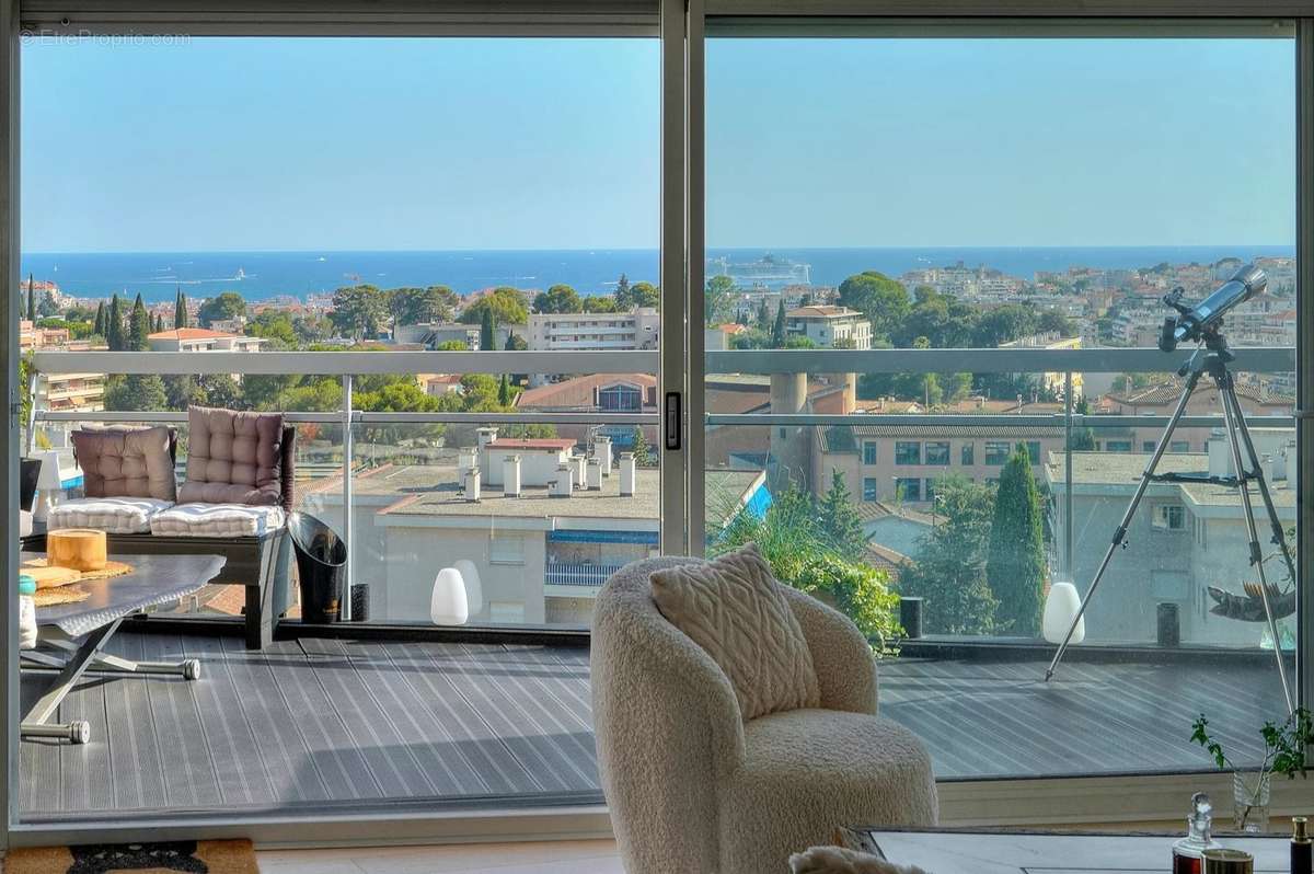 Appartement à LE CANNET