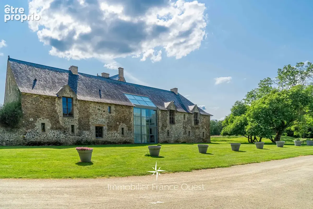 Manoir du XV siècle dans un cadre verdoyant - photo 3