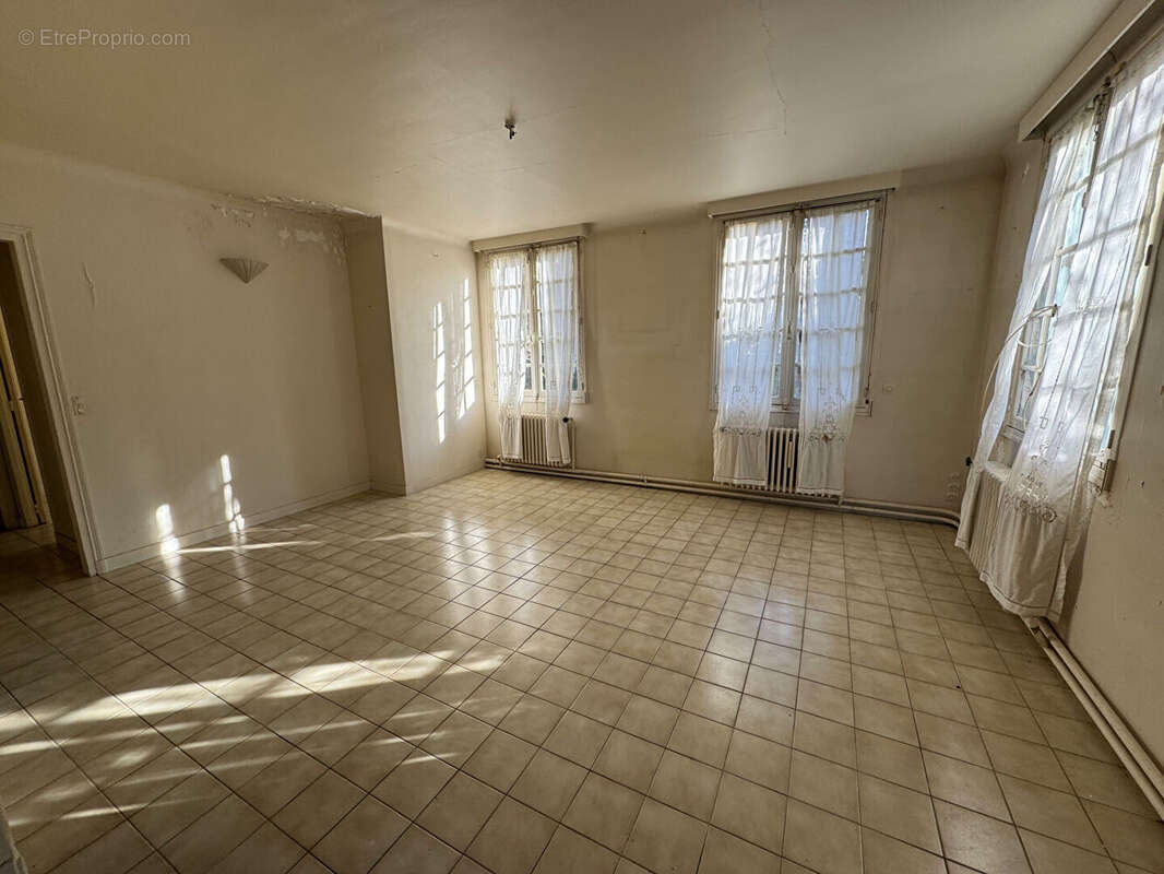 Jolie maison à rénover Bazoches-sur-Guyonnes 4 pièces 126,5m2, 1237m2 de terrain - photo 5