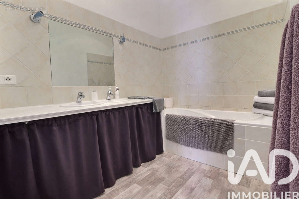 Photo 6 - Appartement à MARSEILLE-14E