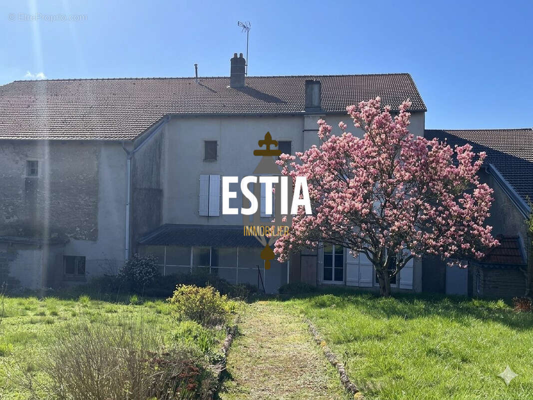 Maison à SAIZERAIS