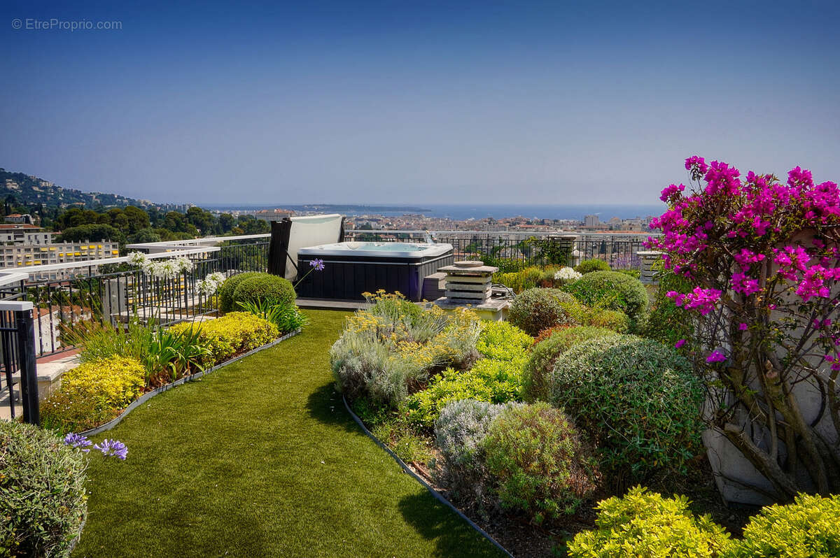 Appartement à LE CANNET