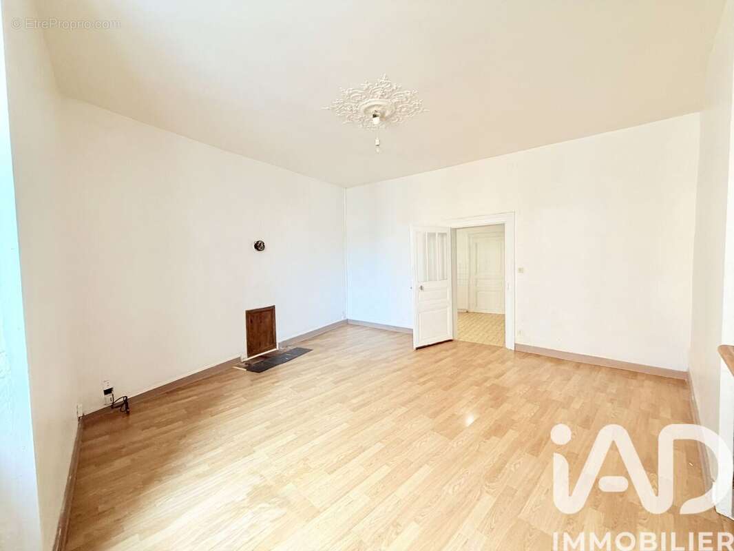 Maison 200 m² à Negrondes  - photo 6