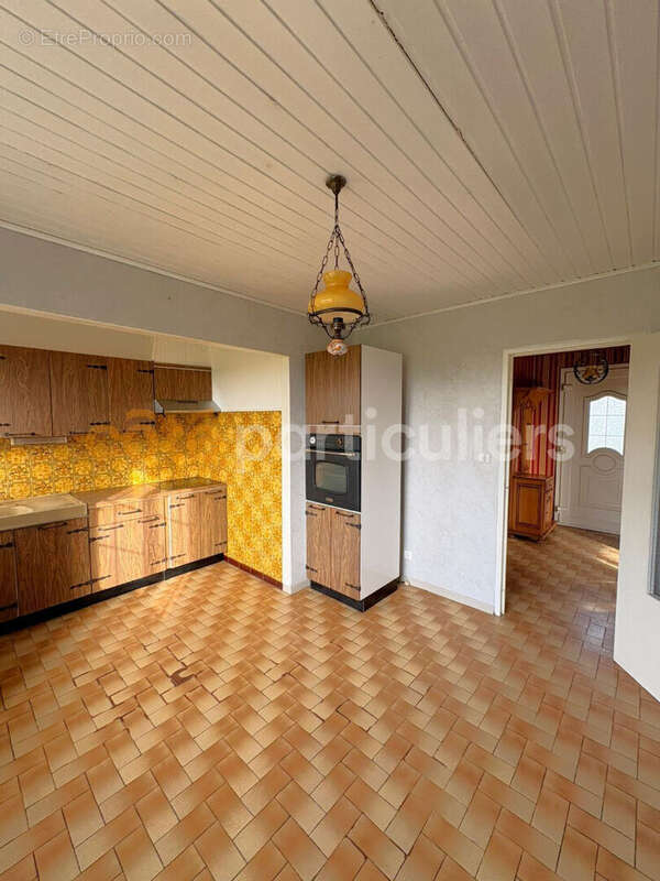 Maison à ABERGEMENT-LA-RONCE