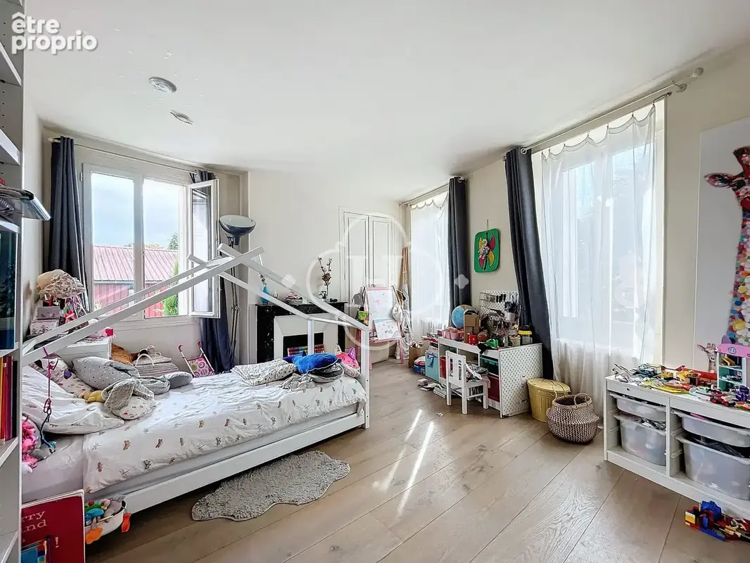Maison 155 m² à Crespieres  - photo 7