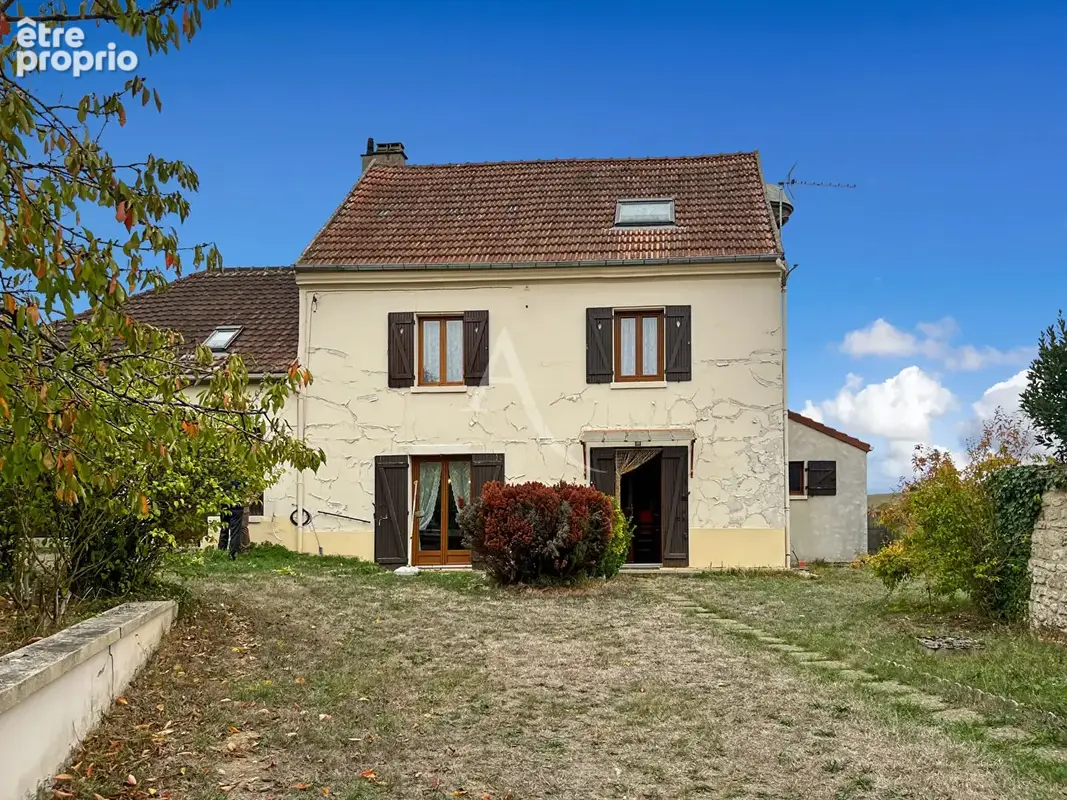Maison ancienne de 122 m² avec 4 chambres et potentiel d'aménagement à Gaillon sur Montcient - photo 2