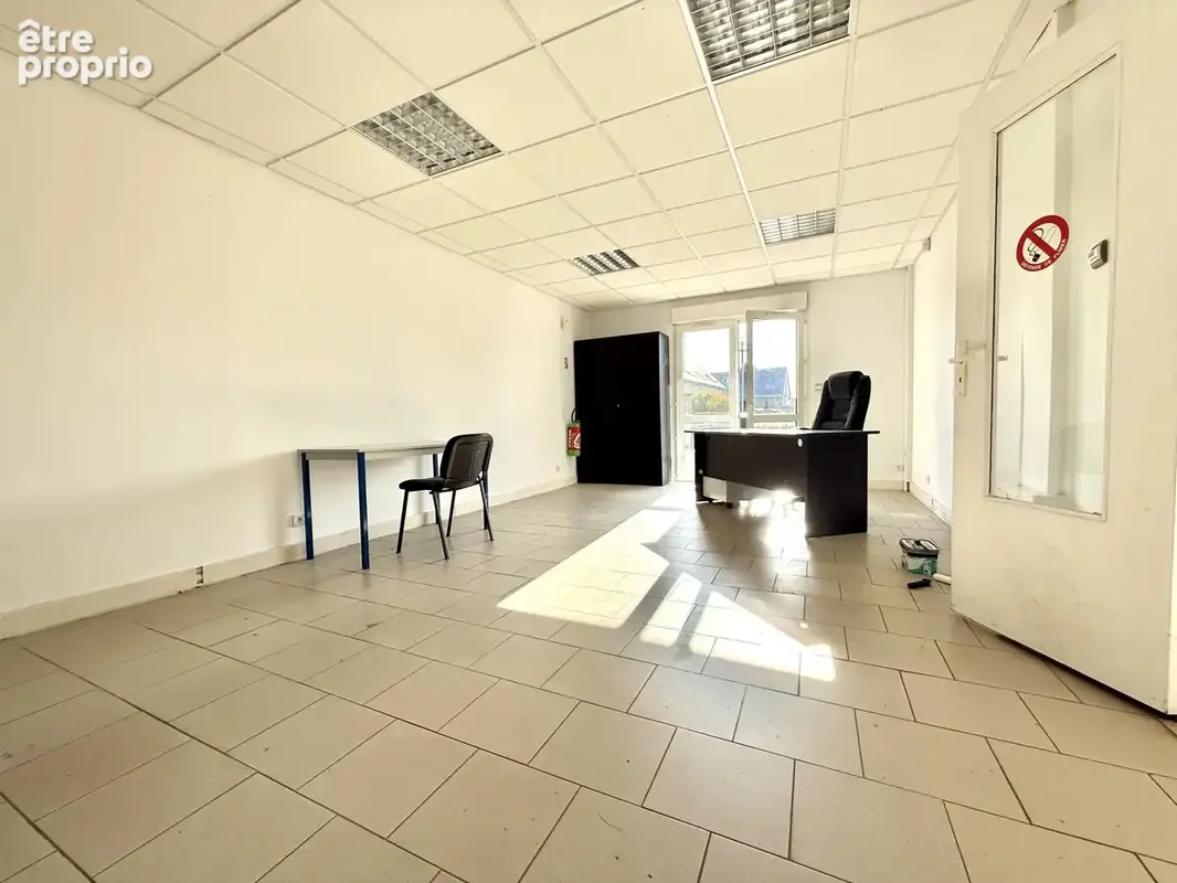 Local professionnel de 380 m2 avec Terrain et Parking - photo 7
