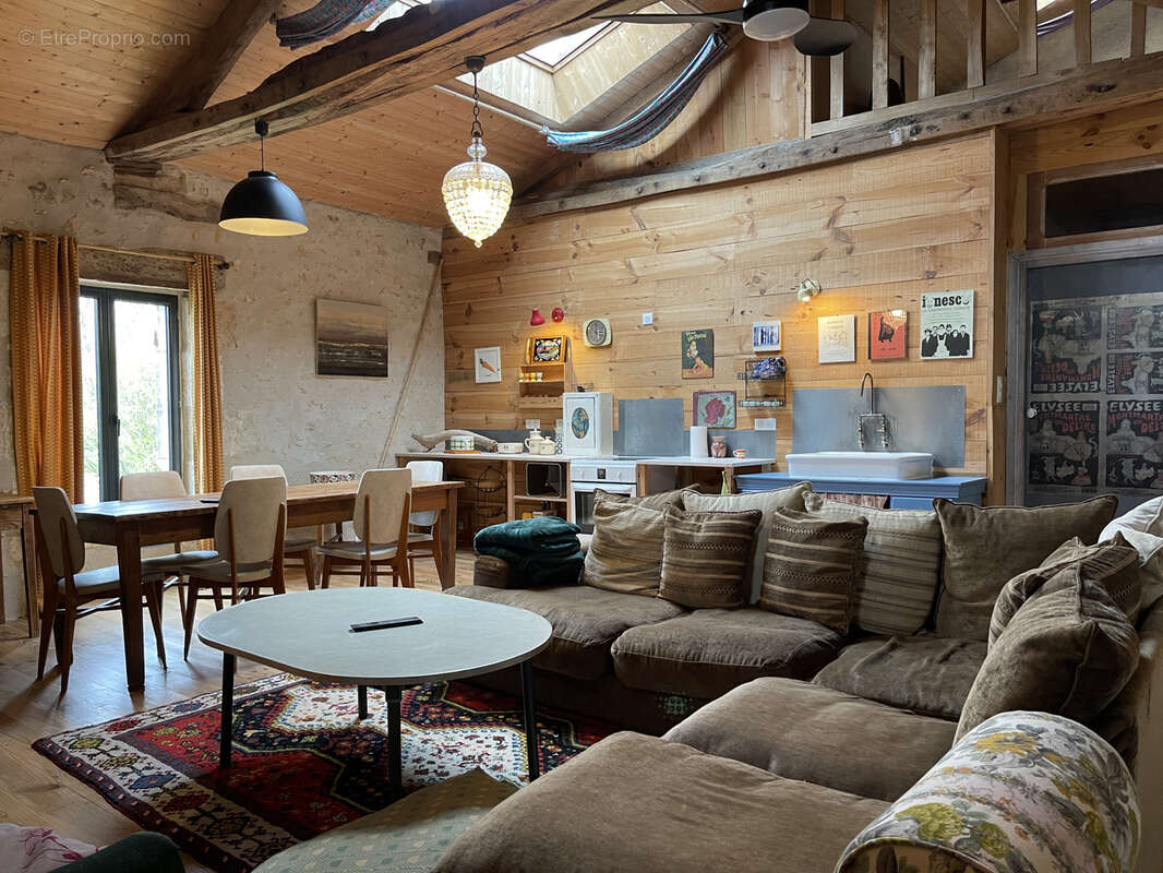 Maison à CHAMPCEVINEL