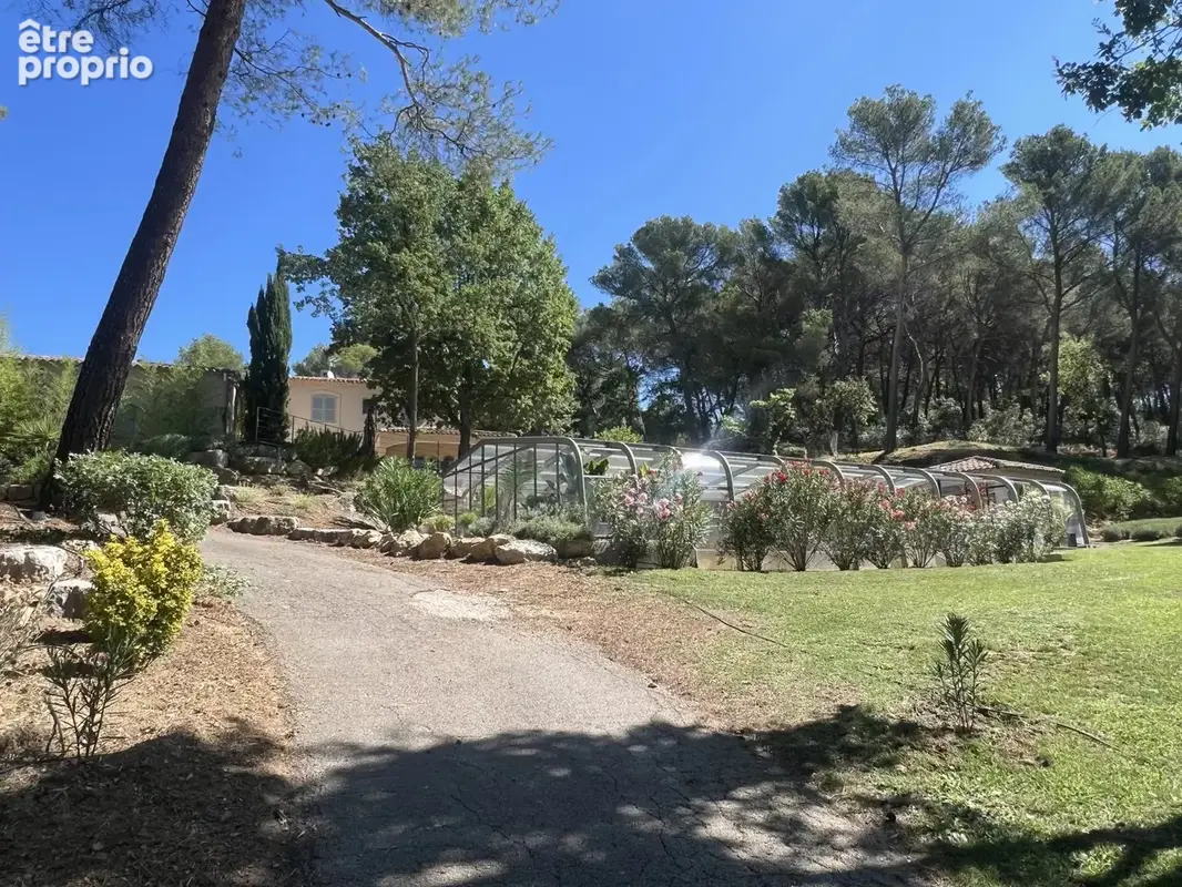 VIILLA de 290 m2 - Terrain 1 hectare à 6 suites, piscine, spa, à Aix-en-Provence 13100 - photo 2