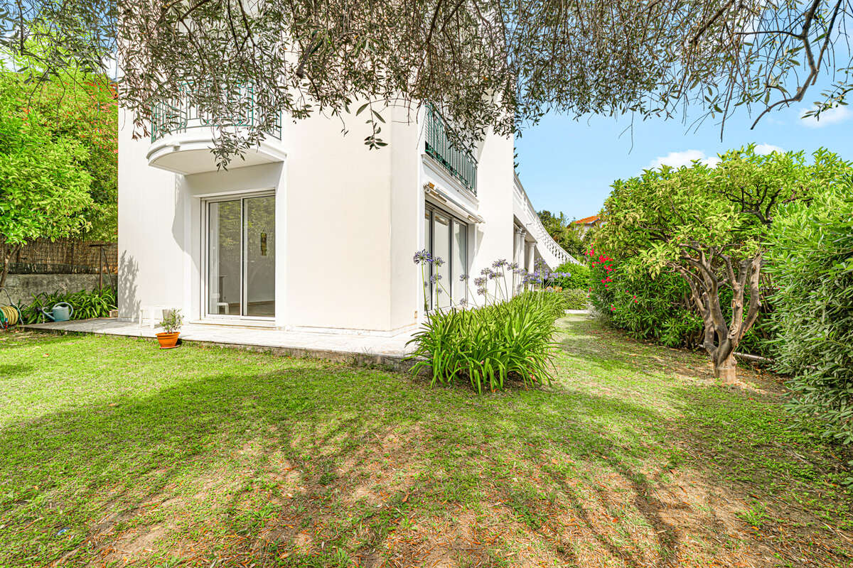 NICE NORD COLLINE - 3/4 PIECES dans VILLA - 117 m2 - Terrasse - Jardin- Garage - 689 000 € - photo 4