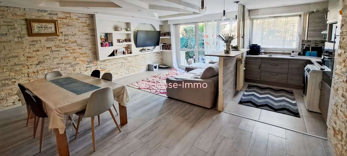 Appartement à CHENNEVIERES-SUR-MARNE