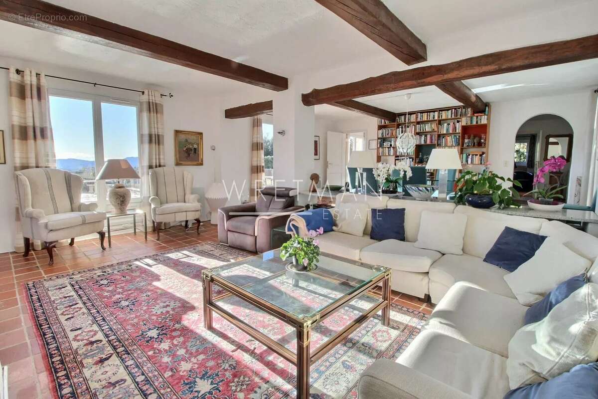 Maison à MONTAUROUX