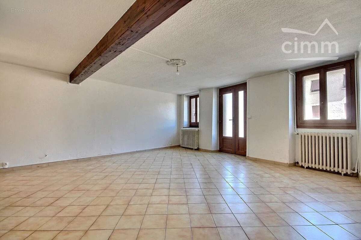 Vente gresivaudan crolles : maison de village t4 avec cour et garage - photo 3