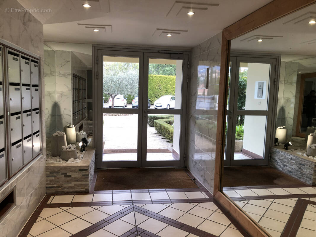 Appartement à MANDELIEU-LA-NAPOULE