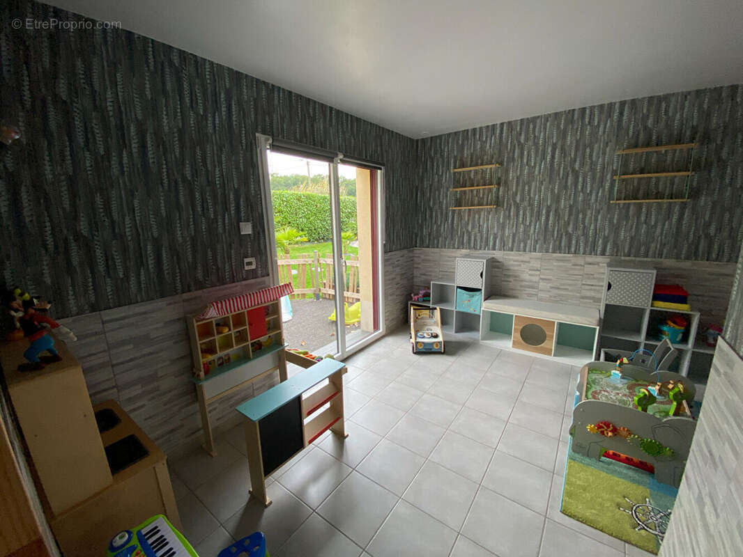 Maison à JUGON-LES-LACS