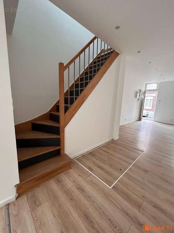 Maison 91 m² à Saint-Quentin  - photo 3