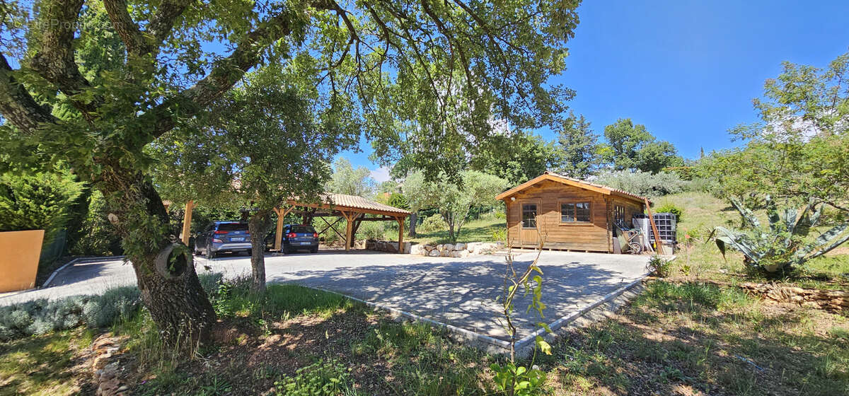 Maison à BAGNOLS-EN-FORET