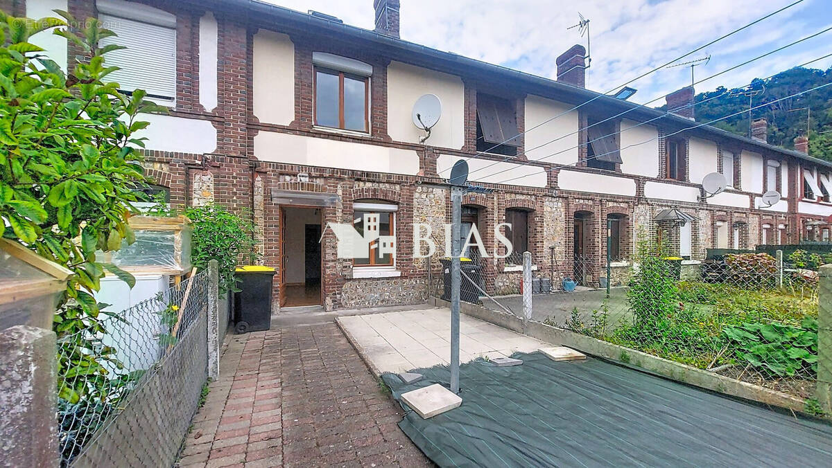 Maison à MANNEVILLE-SUR-RISLE