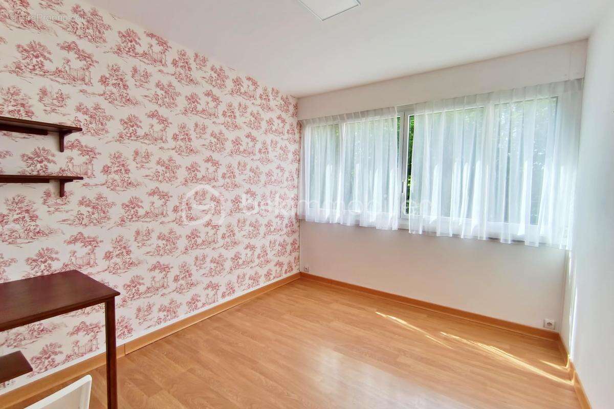 Appartement à FONTENAY-LE-FLEURY