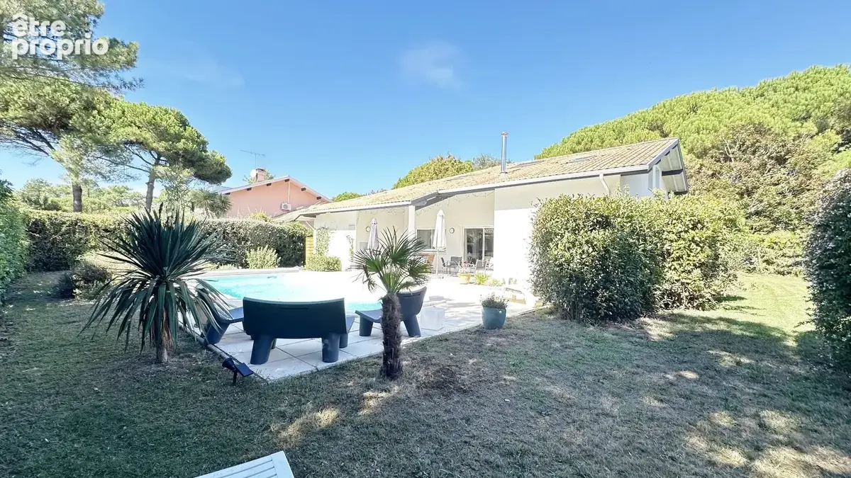 GOLF ET CENTRE VILLE VILLA A PIED POUR CETTE VILLA DE 6 Pièces de 150 m2 sur une parcelle de 800 m2 avec piscine - photo 22