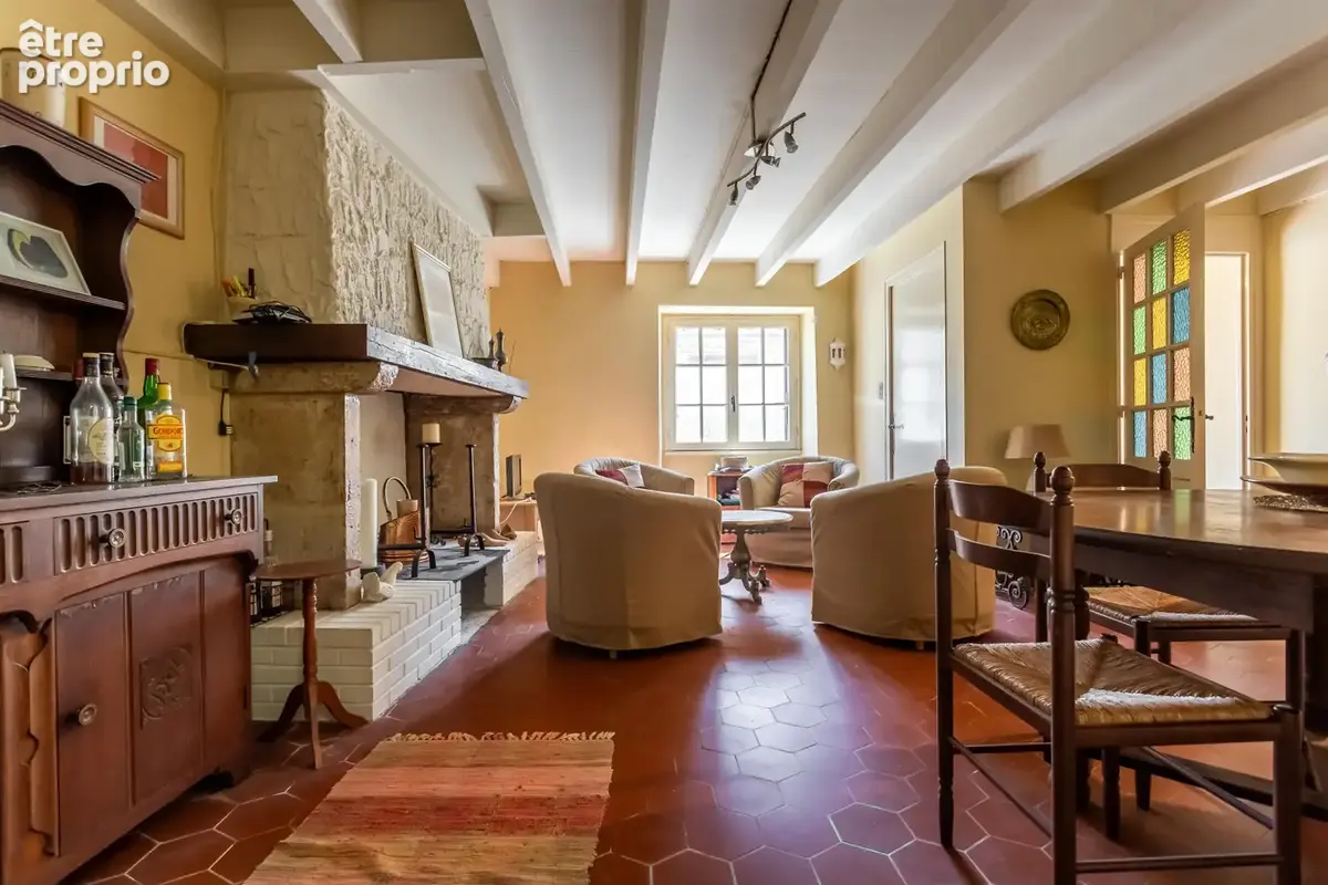 Maison de village en pierre avec jardin-cour et vue - photo 4