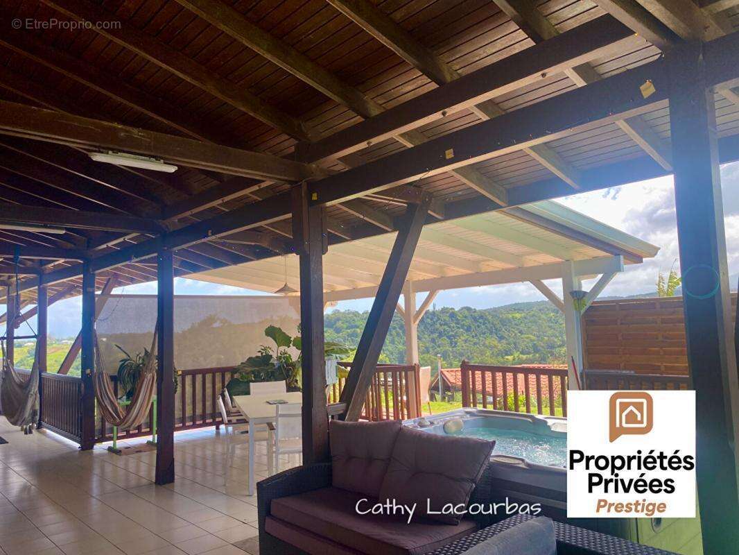 Maison à PETIT-BOURG