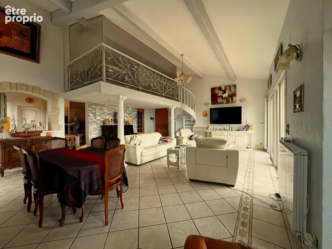 VILLA 120m2, T5 avec Vue Panoramique, jardin, Garage et Piscine à Toulon Ouest - photo 11