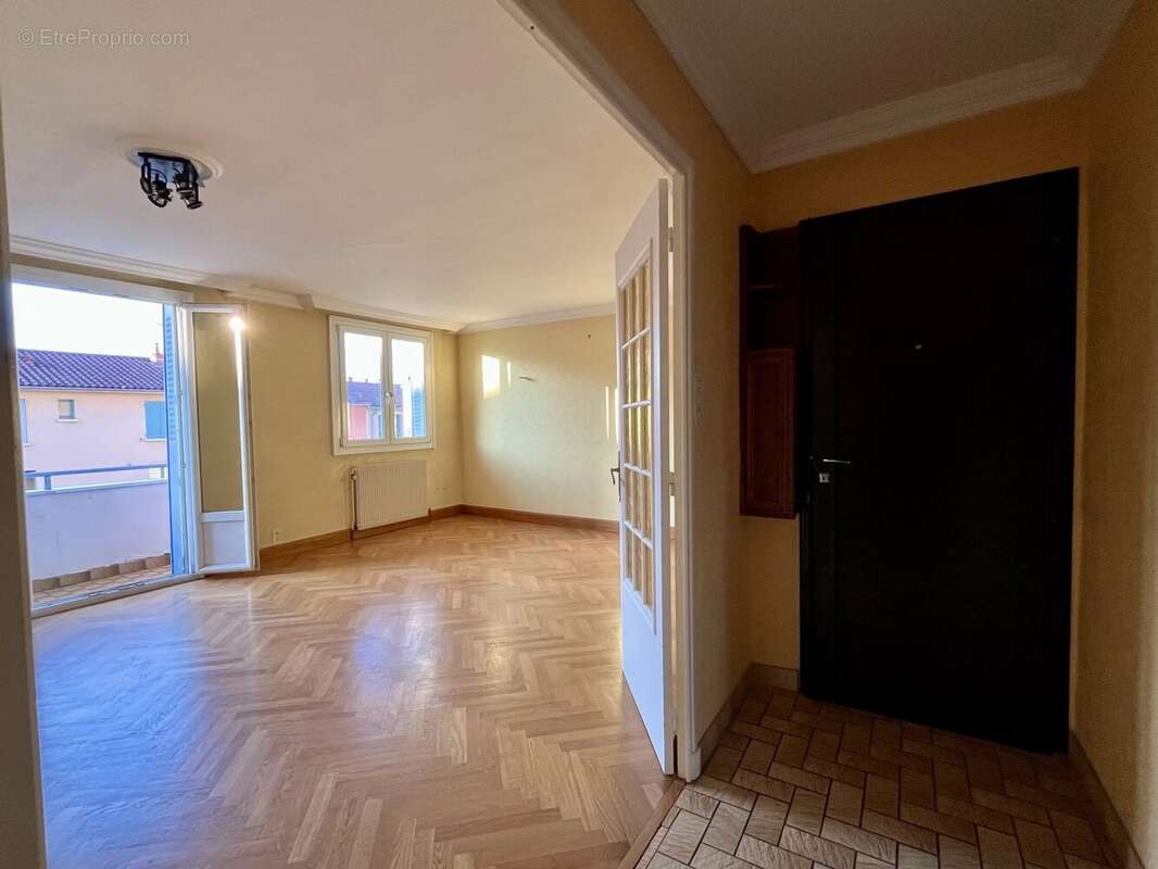 Appartement à OULLINS