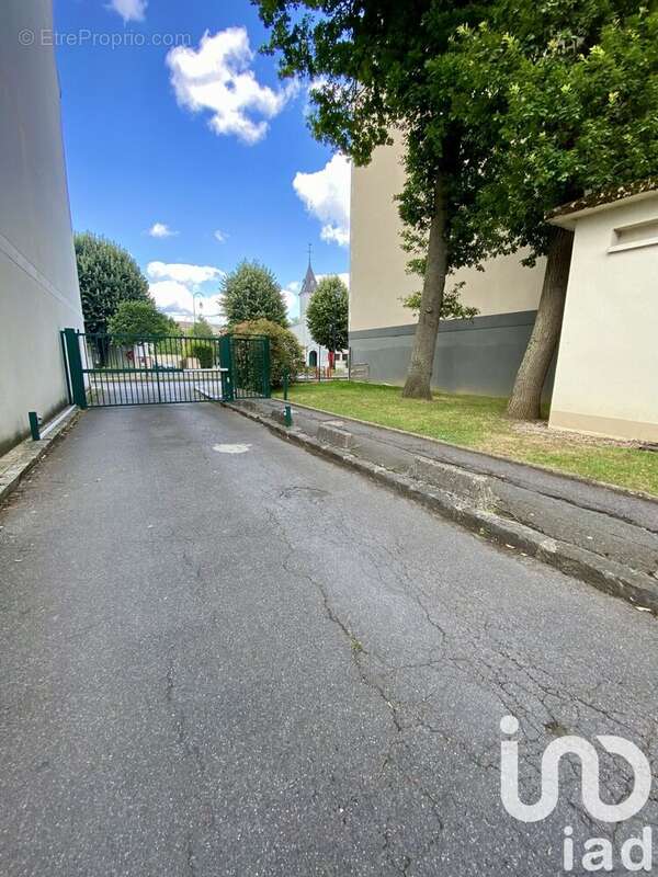 Photo 9 - Appartement à LE PLESSIS-TREVISE