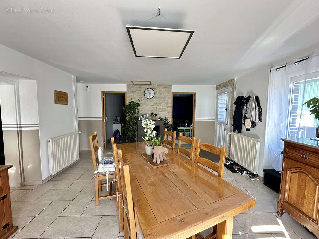 Maison à SAINT-ETIENNE-DU-BOIS