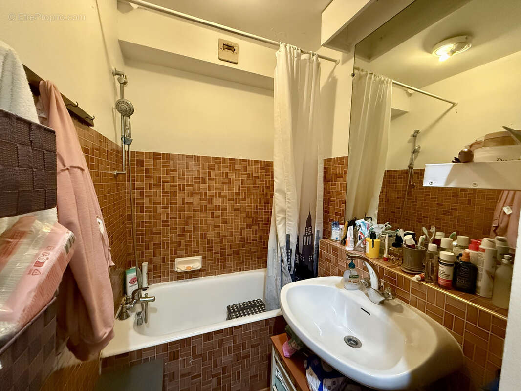 Appartement à COGOLIN