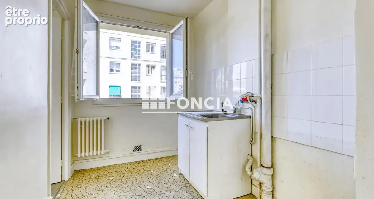 MONTROUGE – Deux pièces en étage avec ascenseur, au calme sur cour - photo 5