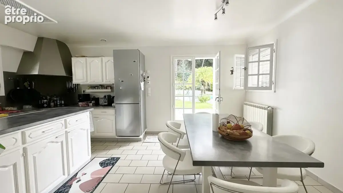 Maison landaise 220 m² avec piscine sur 3000 m²  7 pièces  calme absolu  sans vis-à-vis  fort potentiel - photo 13