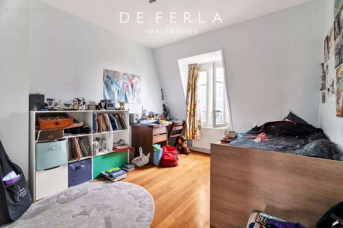 Appartement à PARIS-14E