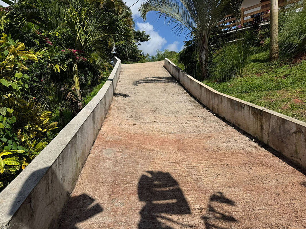 Terrain à LE ROBERT