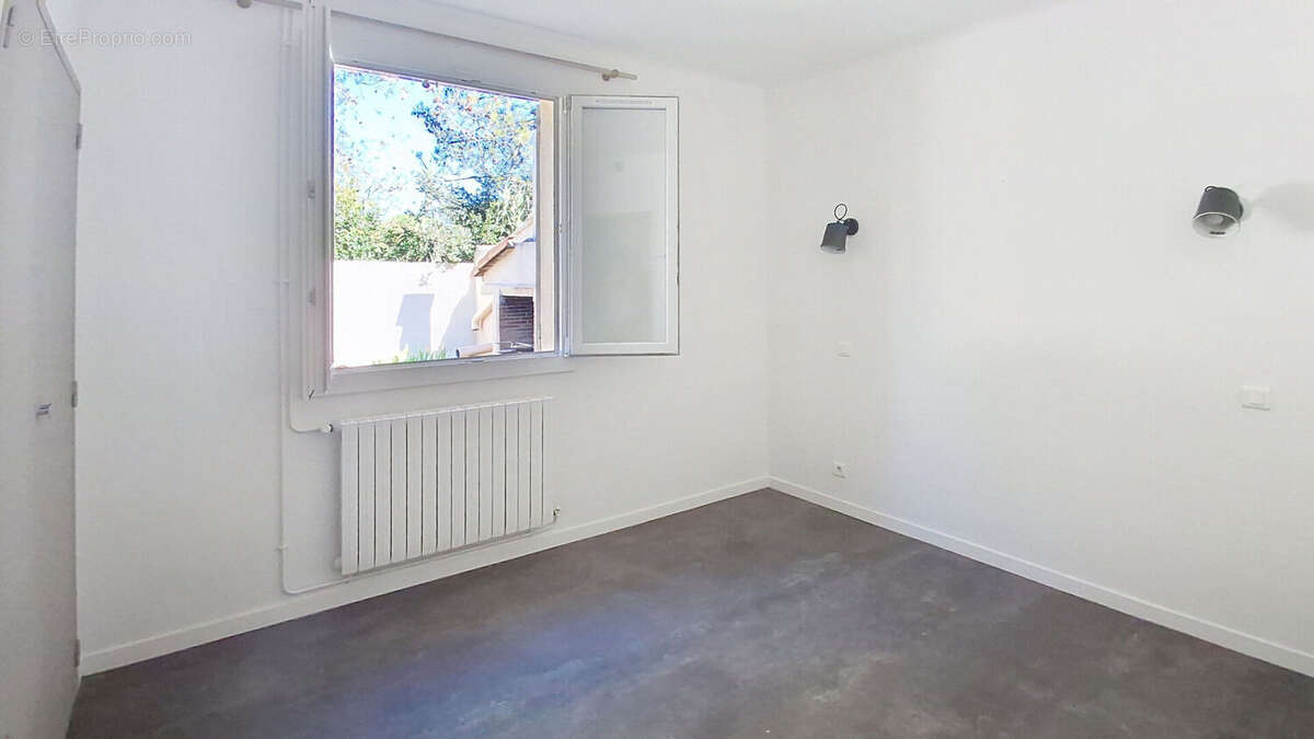 Maison à VILLENEUVE-LES-AVIGNON