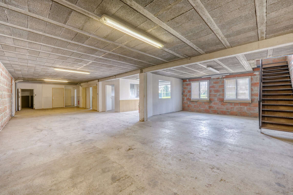 Commerce à MARANSIN