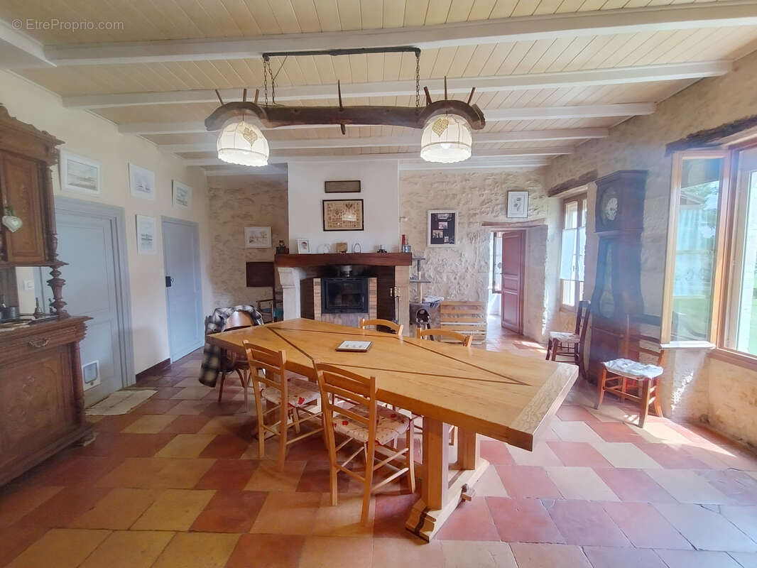 Maison à SOUSSAC