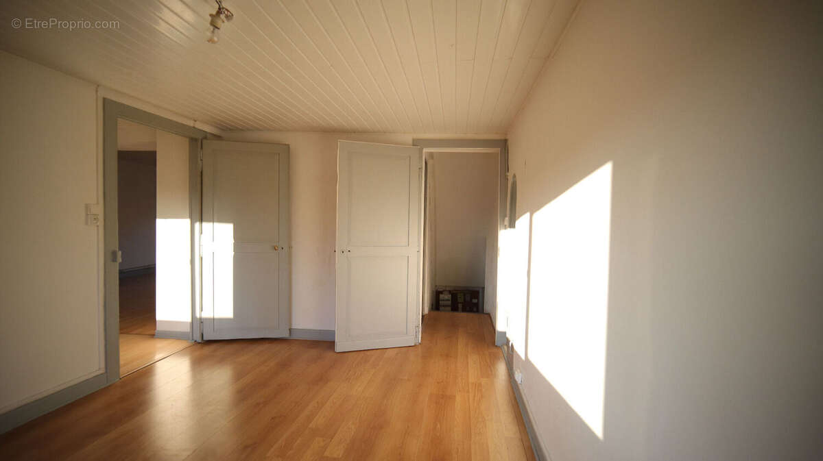 Maison à VELLE-SUR-MOSELLE