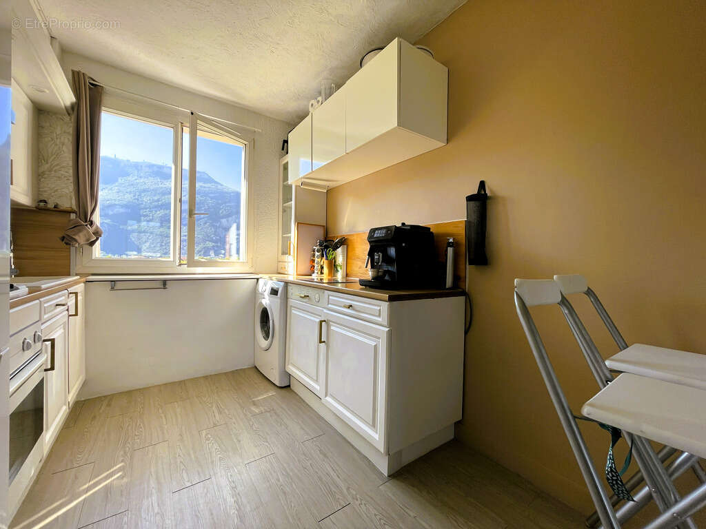 Appartement à FONTAINE