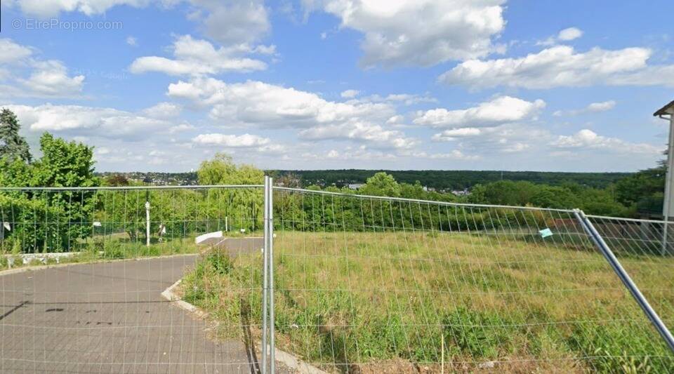 Terrain à CORBEIL-ESSONNES