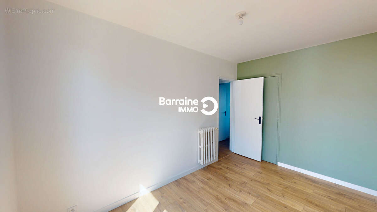 A vendre brest corniche appartement t4 ascenseur balcon vue mer - photo 17