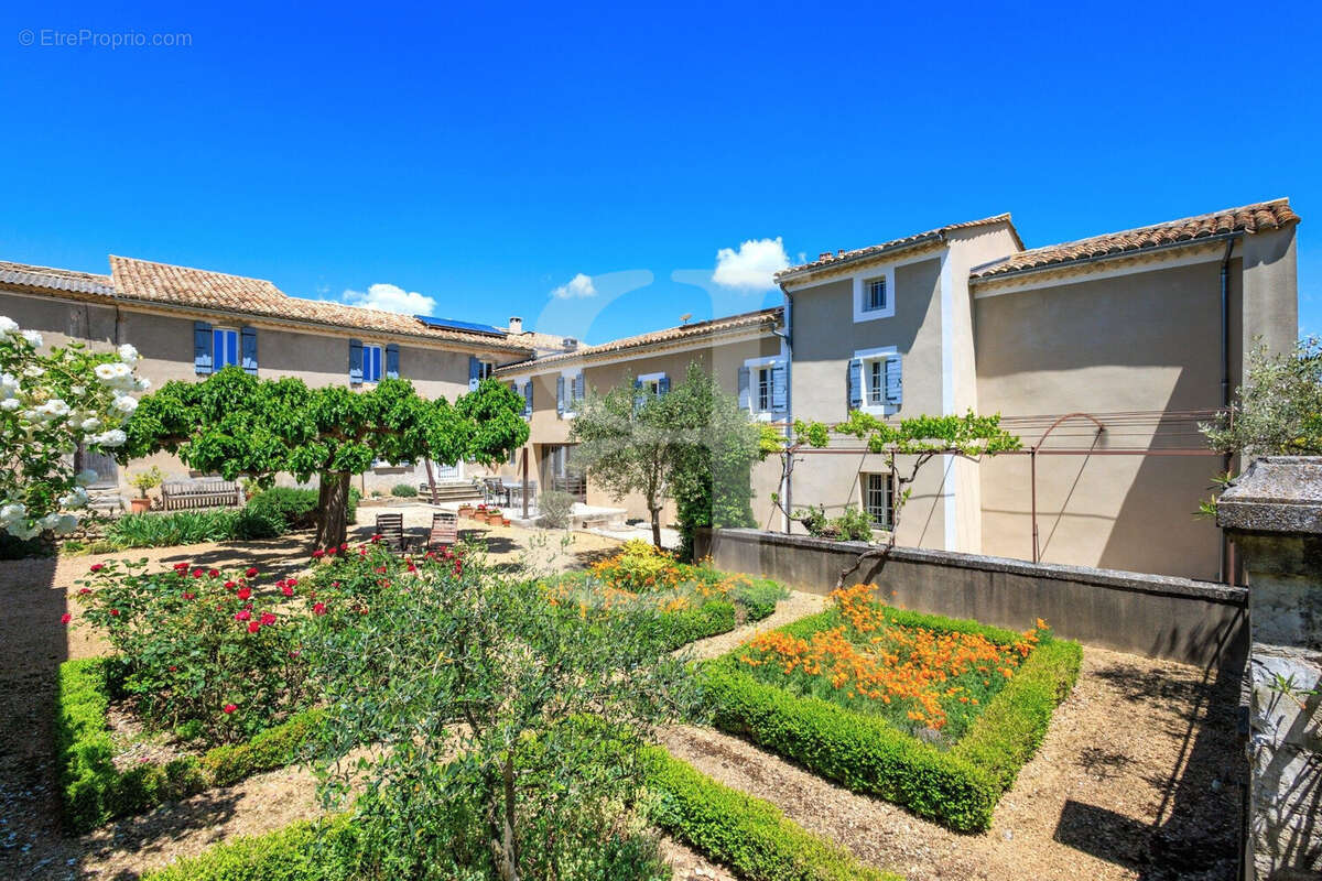 Maison à VAISON-LA-ROMAINE