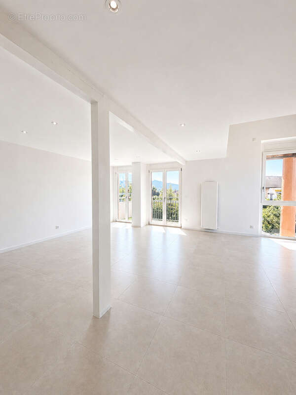 EXCLUSIVITÉ   Appartement T4 de 113 m2 utiles (104,49 m2 Loi Carrez)   Centre-ville de Cranves-Sales - photo 3