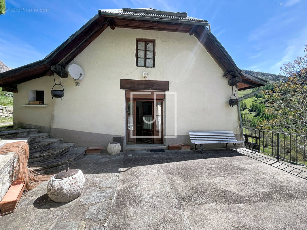 Maison à SAINT-PAUL-SUR-UBAYE