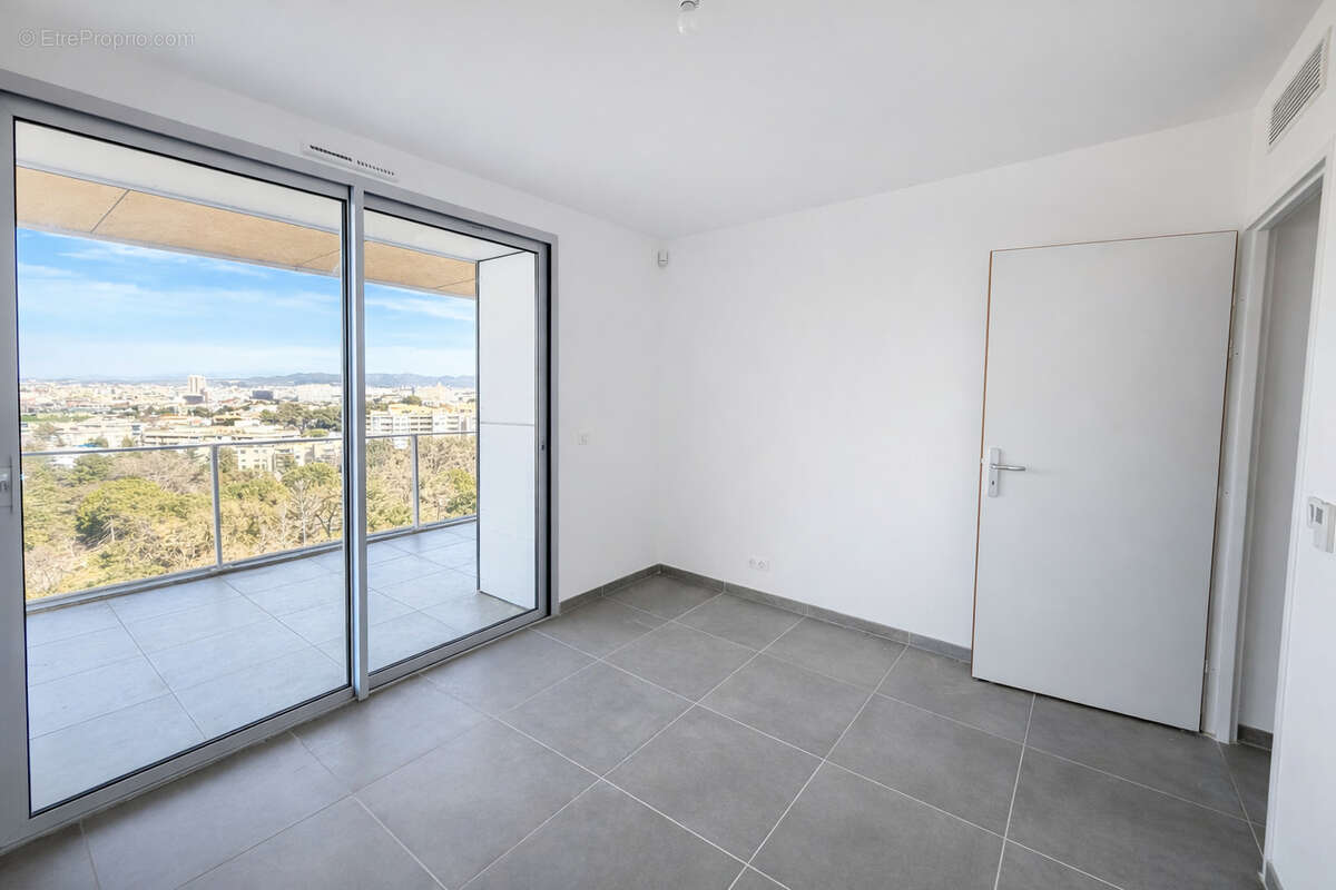Appartement à MARSEILLE-8E