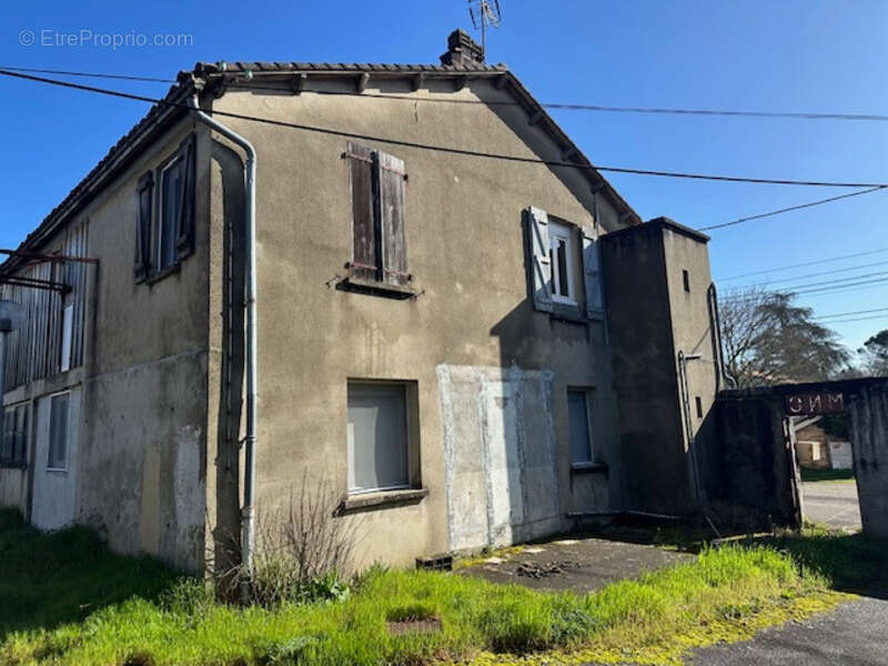 Maison à L'ISLE-D'ESPAGNAC
