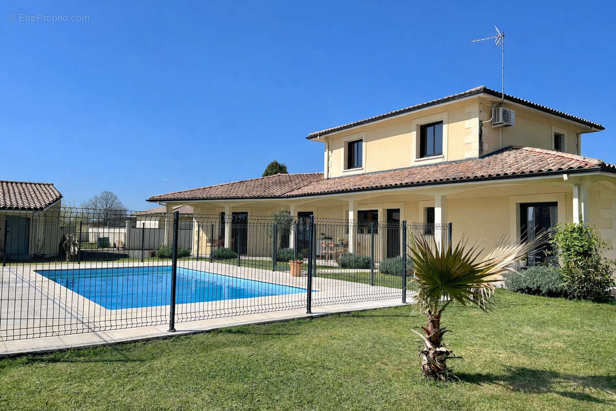 Maison à CAMPS-SUR-L'ISLE